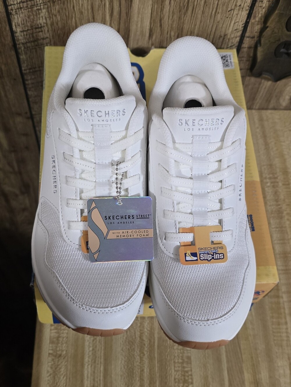 Skechers 7 Women’s White Slip-Ins Comfort Sneakers With Memory Foam Insole